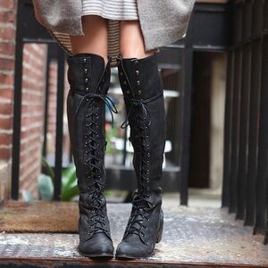 ✨✨✨Black Lace-Up Knee-High Boots with Suede Finish